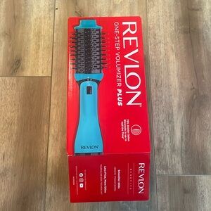 Revlon One-Step Volumizer in Light Blue NIB